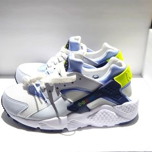 NEW Nike Huarache Run